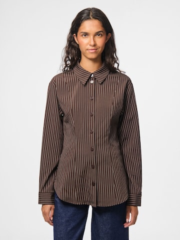 Chemisier PIECES en marron : devant