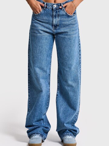 IT'S BASIC Loosefit Jeans 'SOFIA Loose High Rise Jeans' in Blauw: voorkant