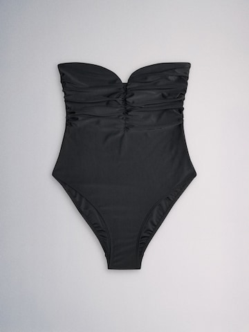 Bandeau Costum de baie întreg de la The Set pe maro