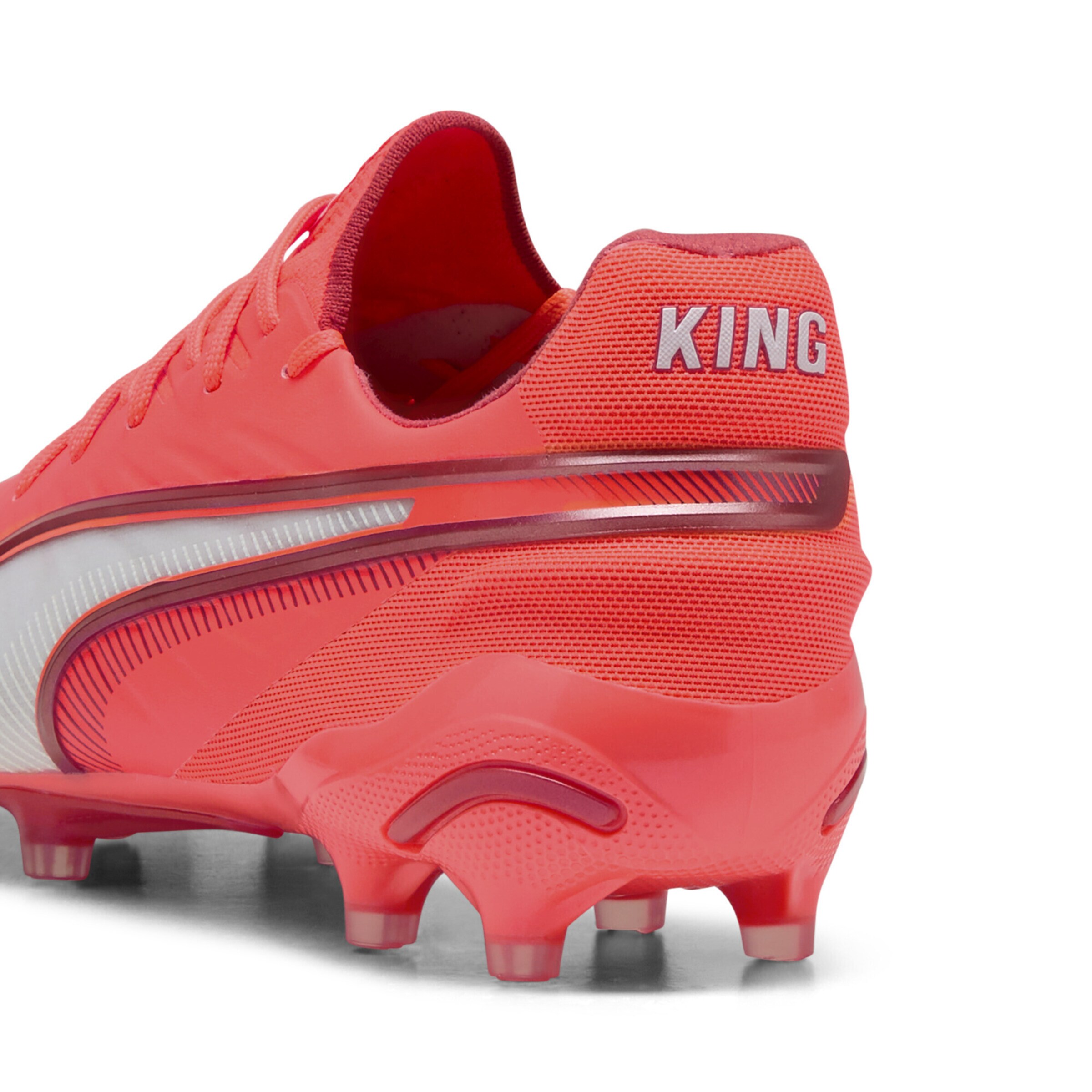 PUMA Soccer shoe 'King Ultimate' in Red