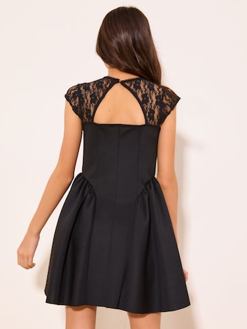 Robe Lipsy en noir