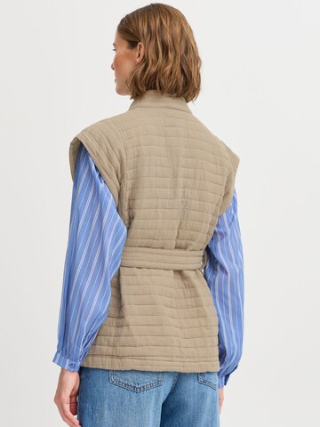 b.young - Chaleco 'BYESTINO WAISTCOAT' en beige
