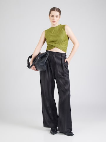 ABOUT YOU Top 'Malena' in Green