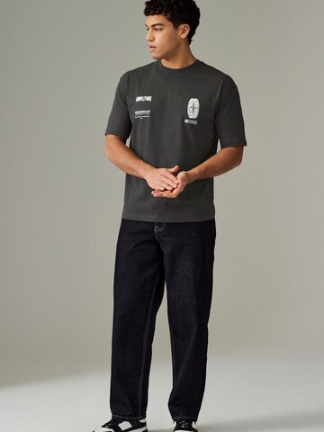 T-Shirt Next en gris