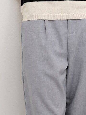 Kaffe Tapered Trousers 'Merle' in Grey