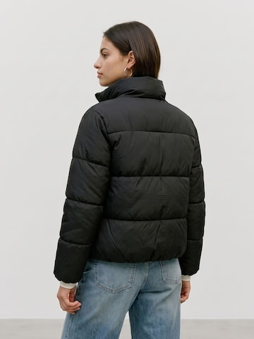 VERO MODA - Chaqueta de invierno en negro