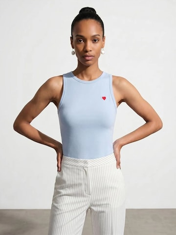 Top di Dilvin in blu: frontale
