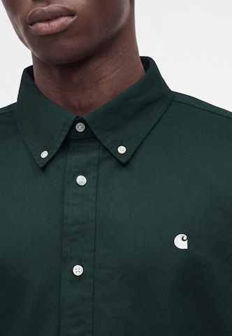 Carhartt WIP Comfort Fit Košeľa 'Madison' - Zelená