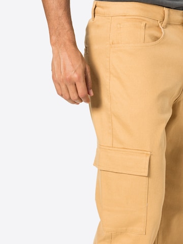 Regular Pantalon cargo NU-IN en beige