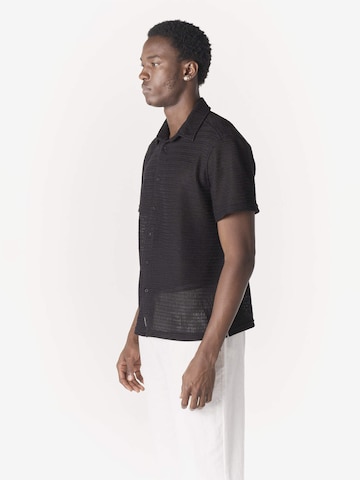 KOROSHI Kofta i svart