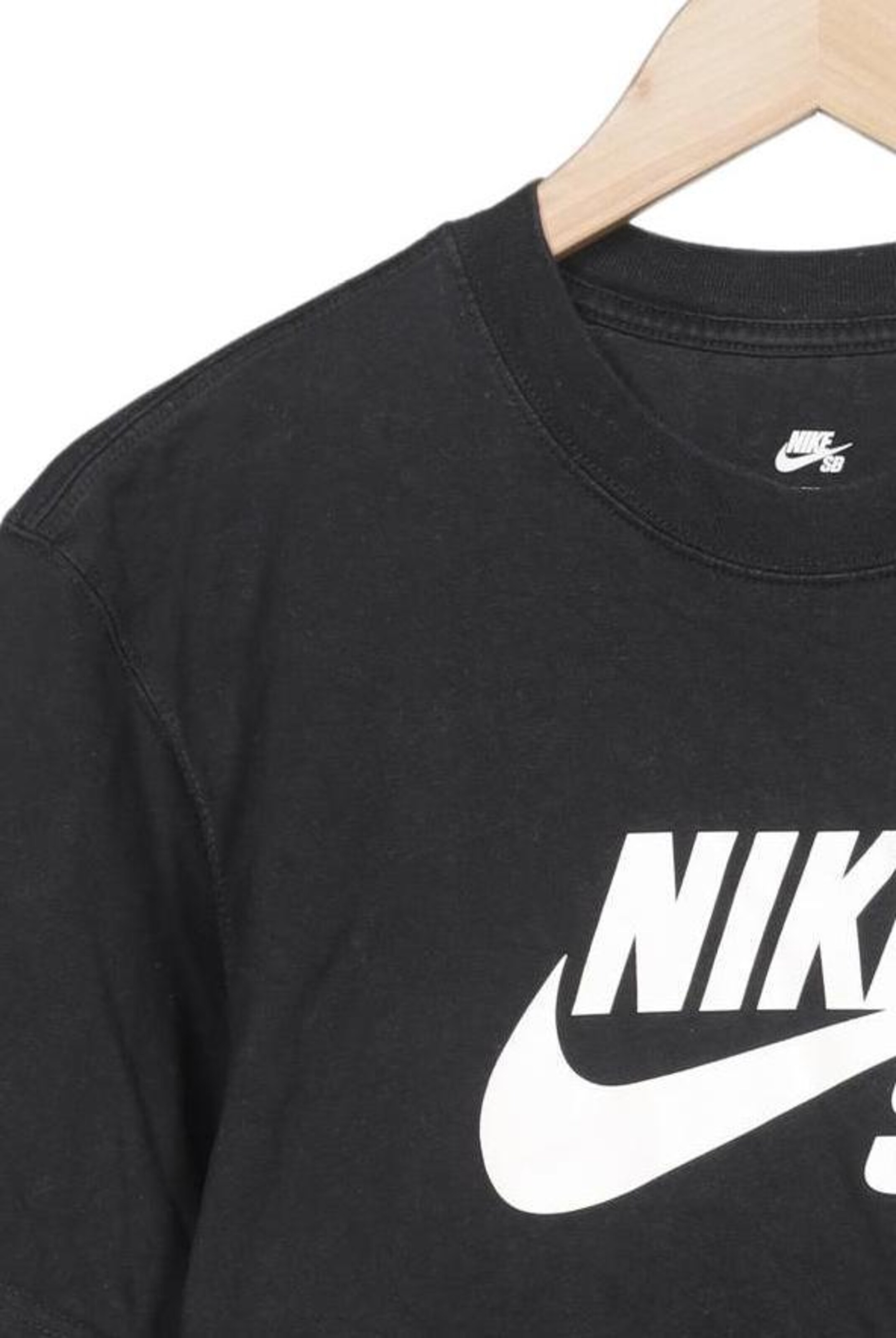 Nike SB Shirt in XS in Black
