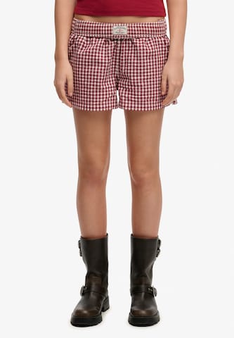 Superdry & Co Regular Broek in Rood: voorkant