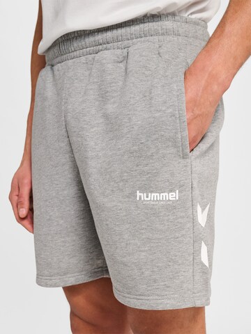 Hummel regular Bukser 'LEGACY 2.0' i grå