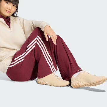 Loosefit Pantaloni di ADIDAS ORIGINALS in rosso