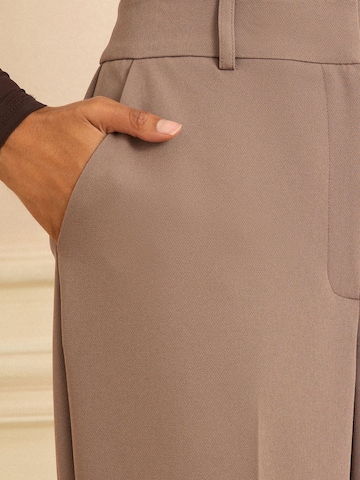 love & roses Wide leg Pleated Pants in Brown