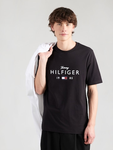 T-Shirt 'BRAND LOVE' TOMMY HILFIGER en noir : devant