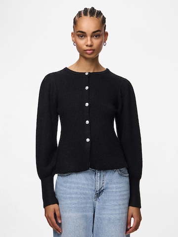 PIECES Gebreid vest 'PCAnnie' in Zwart: voorkant