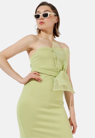 Campus Sutra Dress 'Athena' in Green