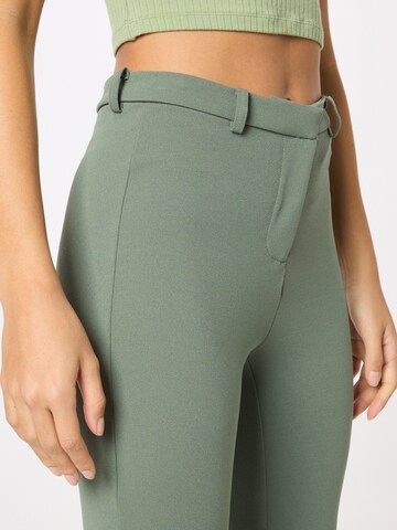 VERO MODA Flared Pants in Green