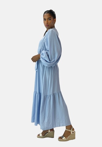 Elara Kjole 'Abaya' i blå