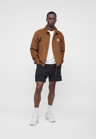 Nike Sportswear Демисезонная куртка 'Club' в Коричневый