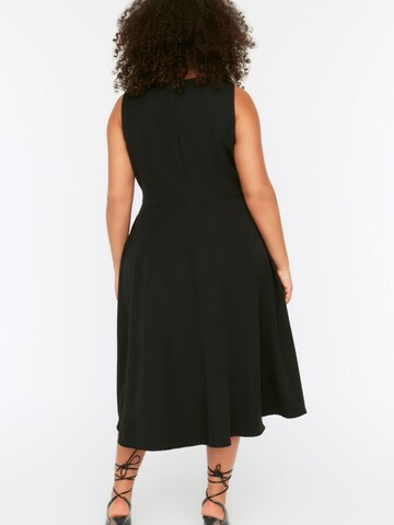 Trendyol Curve Kleid in Schwarz