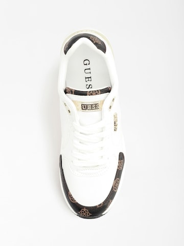 Sneaker low de la GUESS pe alb