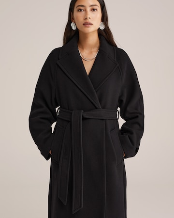 WE Fashion Преходно палто в черно