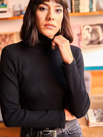 olalook Pullover i sort