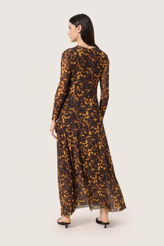 Robe 'Kerrie Arine' SOAKED IN LUXURY en marron