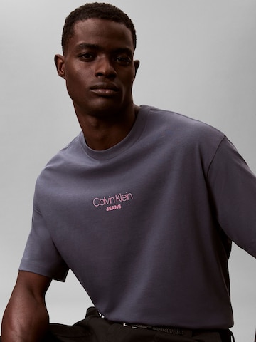 Maglietta di Calvin Klein Jeans in grigio