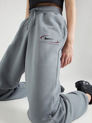 Nike Sportswear Tapered Broek 'Phoenix Fleece' in Grijs