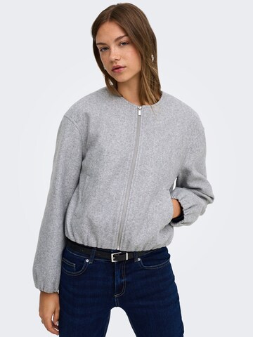 Giacca di mezza stagione di ONLY in grigio: frontale
