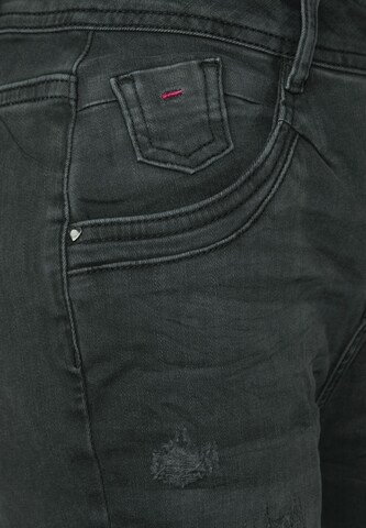 STREET ONE Slimfit Jeans in Schwarz