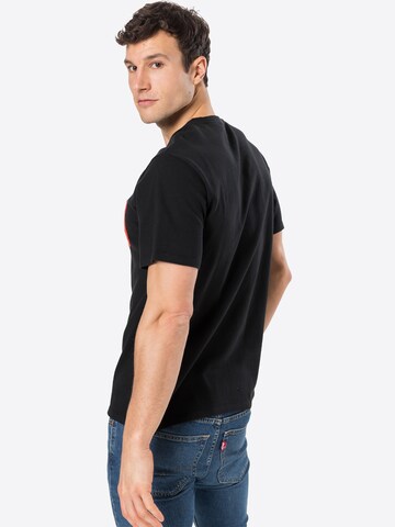 LEVI'S ® - Camisa 'Relaxed Fit Pocket Tee' em preto