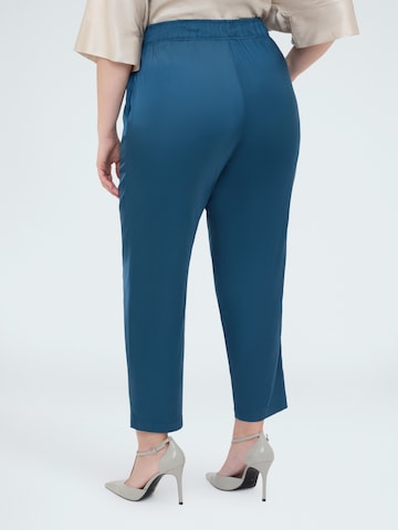 Fiorella Rubino Regular Pants in Blue