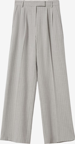 Bershka Pleat-Front Pants in Grey: front