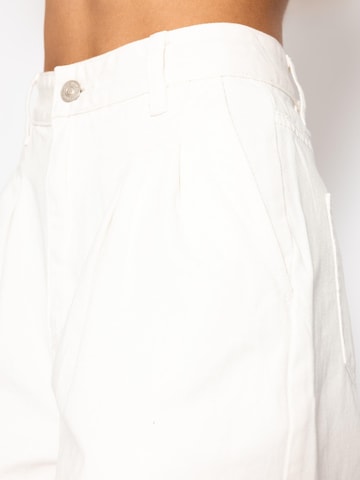 SASSYCLASSY Loose fit Pants in White
