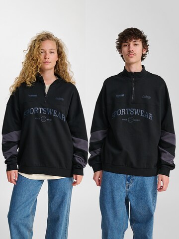 Hummel Sweatshirt in Zwart: voorkant