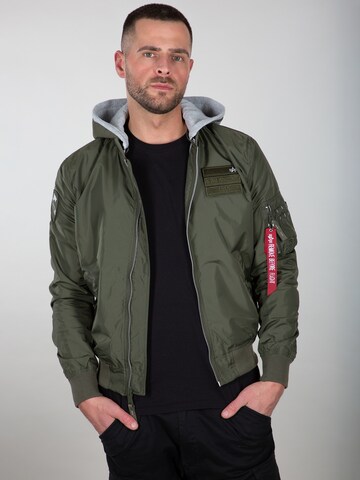 ALPHA INDUSTRIES - Ajuste regular Chaqueta de entretiempo en verde