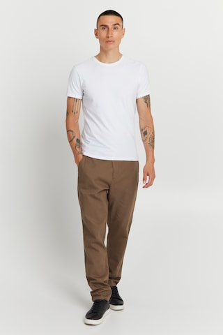!Solid Regular Chino Pants in Brown: front