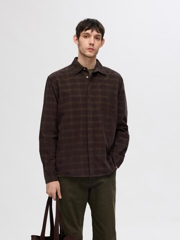 SELECTED HOMME Overhemd in Bruin: voorkant
