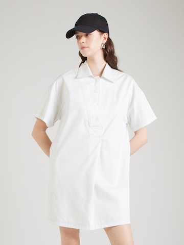 Calvin Klein Jeans - Vestido camisero en blanco: frente