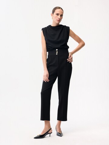 adl Regular Pants in Black