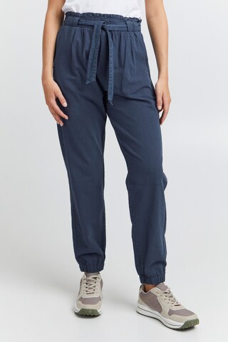 Oxmo Loose fit Pleat-Front Pants 'Lennja' in Blue: front