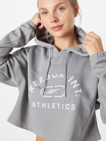 Sweat de sport Reebok en gris