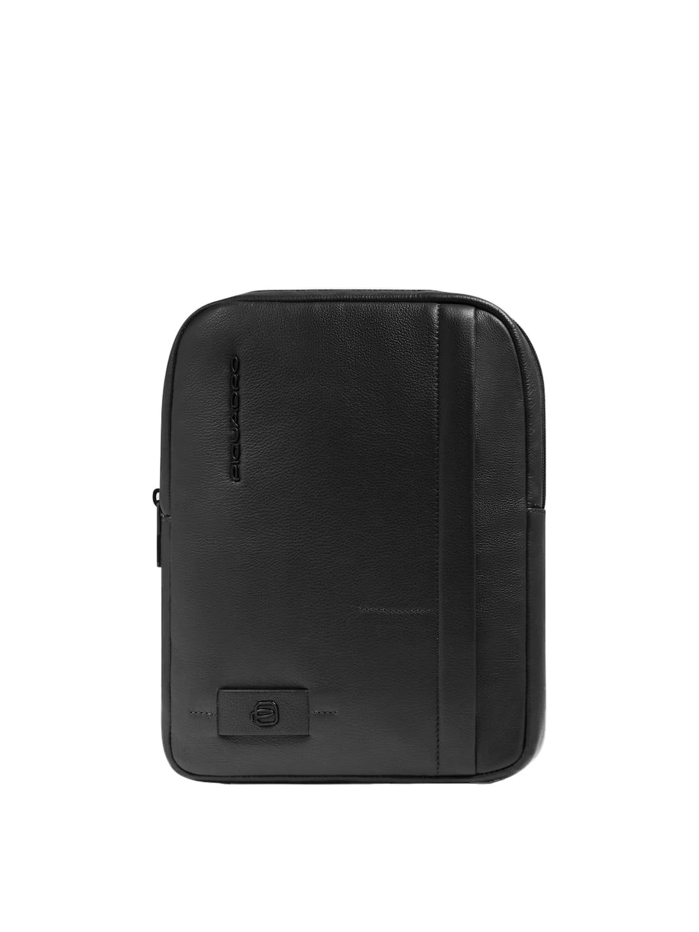 Piquadro Crossbody bag in Black: front