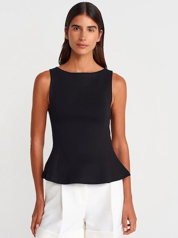 Top di Dilvin in nero: frontale