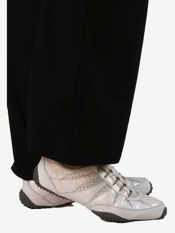 Winshape Свободный крой Спортивные штаны 'WTE9' в Черный