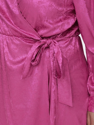 Robe ONLY Carmakoma en rose